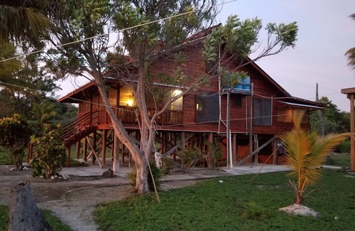 Roatan House | The Cabin at Rocky Point