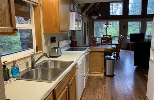 Garden Valley Cabin | The Cabin At Sleepy Hollow Sleeps 10-12