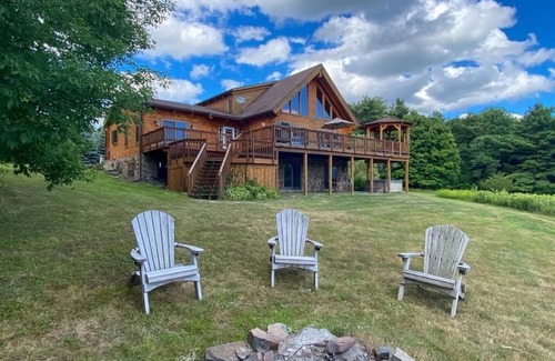 Prattsville House | The Cabin Escape to Luxury, Privacy and Views