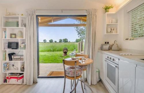 Hopton Ski Chalet | The Cabin