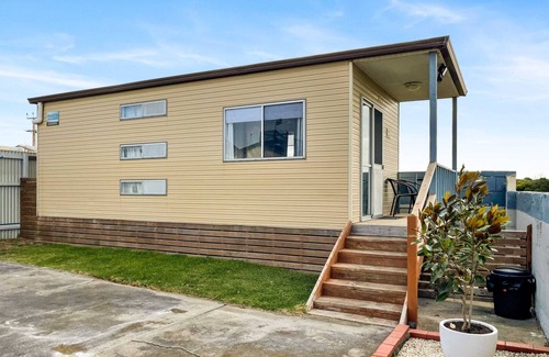 Carpenter Rocks Cabin | The Cabin in Carpenter Rocks