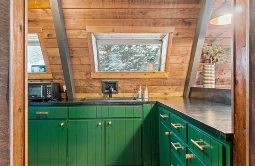 Crescent House | The Cabin Of Your Dreams