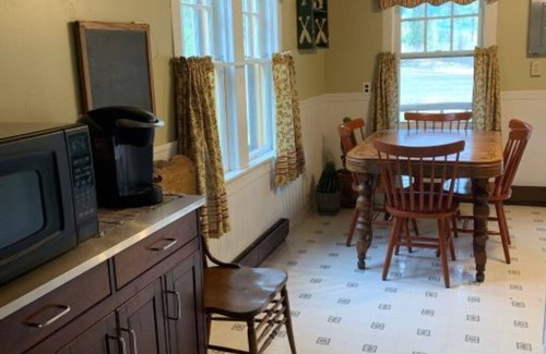 Troy House | THE CABIN on Lake Creek River