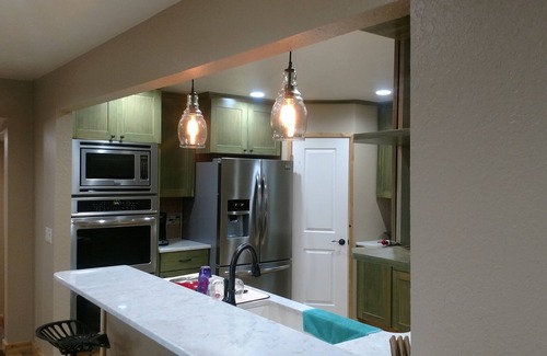Posen Cabin | The Cabin ~ Relax ~ Year Around luxury Home w/4 Kayaks, 2 Canoes & Paddle Boat