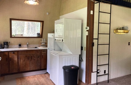 Susanville Cabin | The Cabin - Summertime Breezes