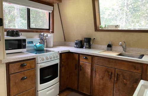 Susanville Cabin | The Cabin - Summertime Breezes