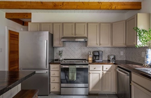 Colington Cabin | The Cabin - Unique OBX Stay, Huge Yard!