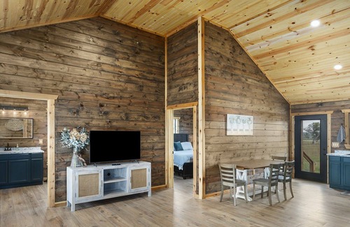 Grapetown House | The Cactus Cabin | Pleasant Country Setting