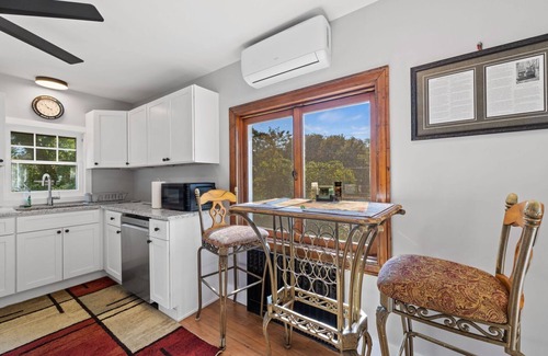 Haversham House | "The Caddyshack" Rustic & Cozy 5 bed 3 bath w/charming grounds!