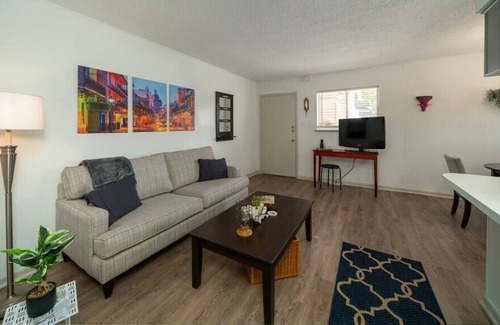 North University Apartment | The Cajun Rivieria near Moody / UT ~ Fast WiFi
