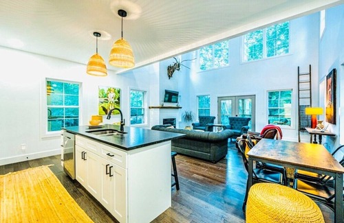 Scottsville House | The Caldwell-MountainVibes at Barren River Lake
