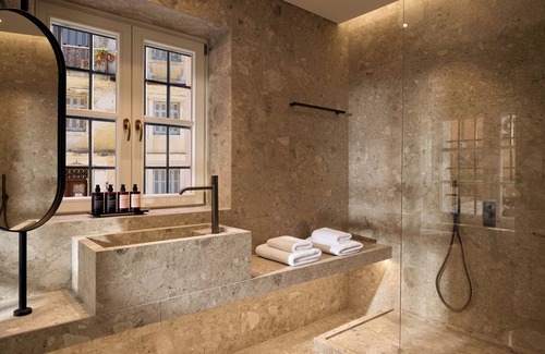 Old Town Hotel | The Calliston