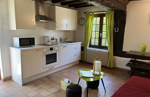 Bonneville-la-Louvet Cottage | "The Calonne" cottage in the field of Tostes