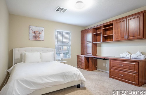 Paradise Hills House | The Calvert a Modern Oasis in Henderson NV