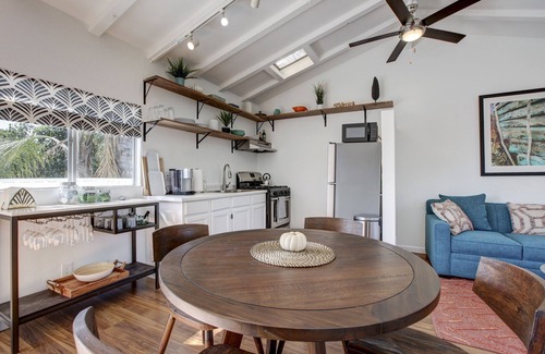 Old Towne House | The Cambridge house is located in highly desired Old Town Orange