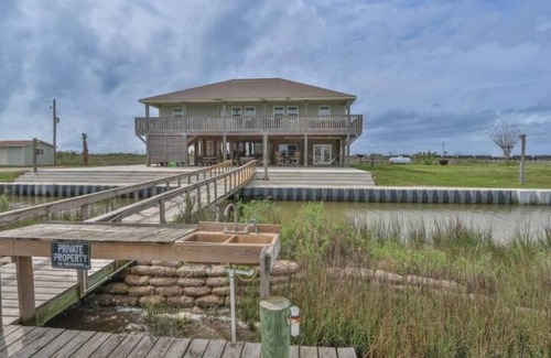 Hitchcock House | The Camp House on Saltwater Lake