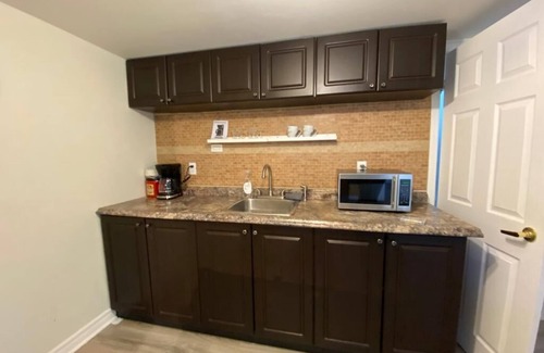 York - Haig House | The Canal House- 6 Bedrooms w/Fire Pit -5min walk to Canal/5min drive-Downtown