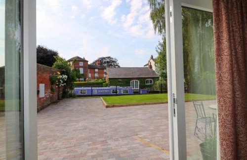 Langold House | The Canalside Cottage