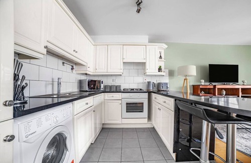 Limehouse Apartment | The Canary Wharf Flat