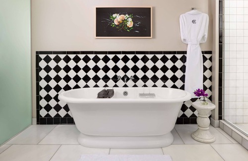 Downtown Atlanta Hotel | The Candler Hotel Atlanta, Curio Collection by Hilton