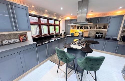 Stodmarsh House | The Canterbury Boutique Mansion & Bubble Retreat
