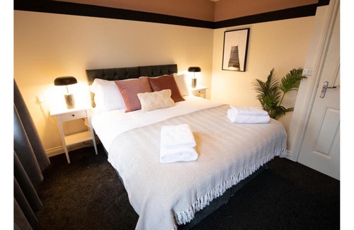 Middlesbrough House | The Captain's Compass