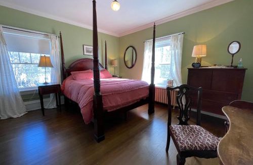 Midland Bed & Breakfast | The Captain's House heritage bed & breakfast