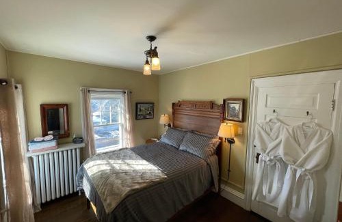Midland Bed & Breakfast | The Captain's House heritage bed & breakfast