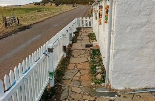 Thurso Cottage | The Captains - Nautical themed traditional crofters cottage