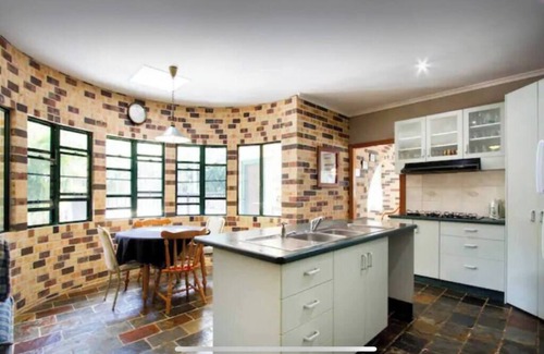 Hideaway Bay House | The Captains Retreat - Family Friendly Beach house