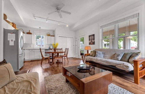 Cherry Valley House | The Cardinal - 7 Hollow