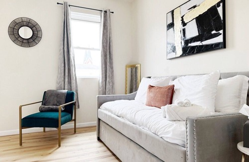 Evansville Apartment | The Cardinal 810 D -3BR-1BA Aptn