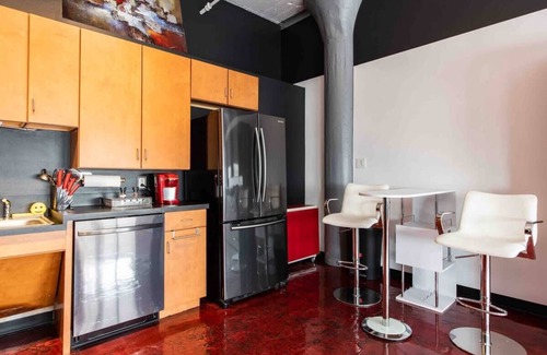 West Main Historic District Apartment | The Cardinal (Downtown Louisville)