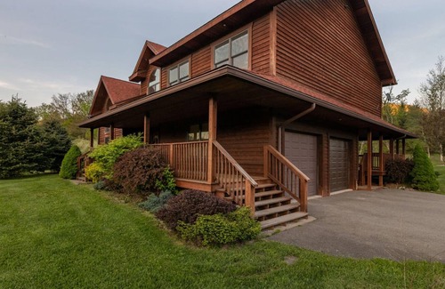 Snowshoe House | The Cardinal Retreat by Casago