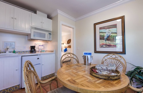 Vero Beach Hotel | The Caribbean Court Boutique Hotel