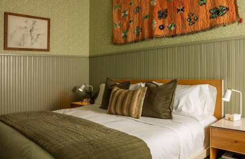 Carlton House | The Carly Estate