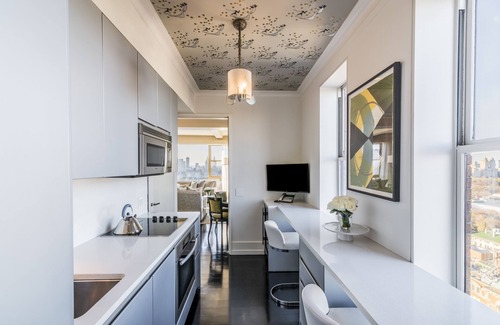 Uptown Hotel | The Carlyle, A Rosewood Hotel