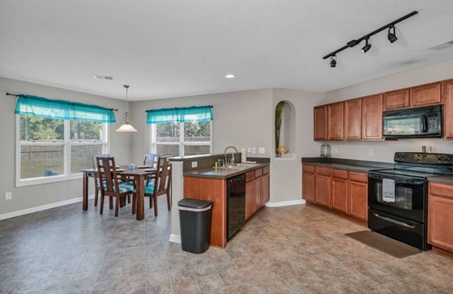 Huntcliff Apartment | The Carolina Comfort House | Close to Ft Jackson