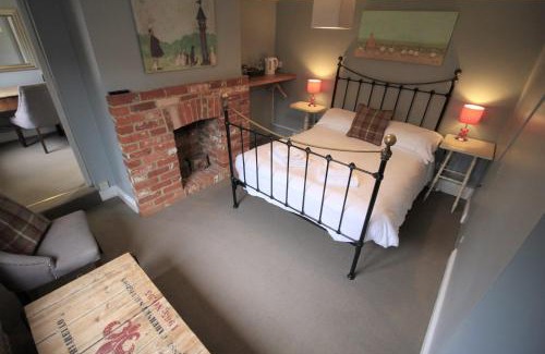 Burghclere Hotel | The Carpenters Arms
