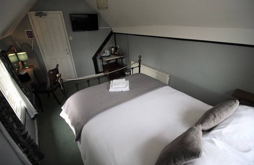 Burghclere Hotel | The Carpenters Arms