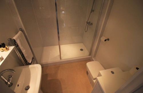 Burghclere Hotel | The Carpenters Arms