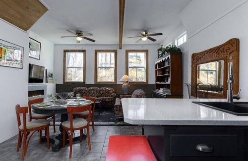 Amenia House | The Carriage House -2-bedroom house w/Saltwater Heated Pool, WiFi, AC in Amenia