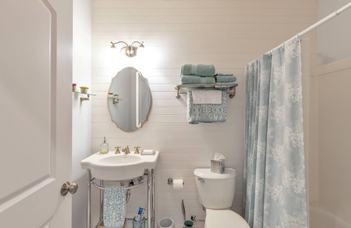 Martinez House | The Carriage House - Alhambra Valley Retreat