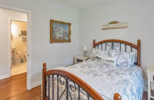 Martinez House | The Carriage House - Alhambra Valley Retreat