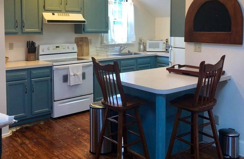 White Hall Apartment | The Carriage House at Walnut Lawn