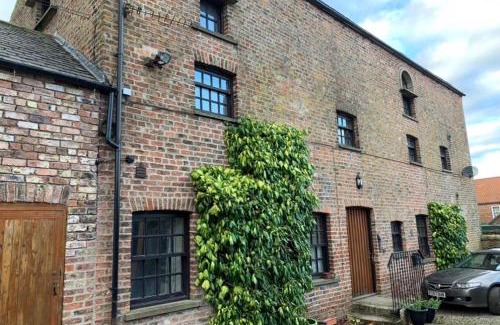 Bilbrough Apartment | The Carriage House, Bilbrough York Sleeps 24