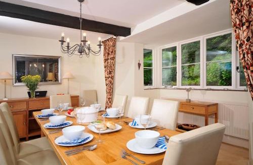 Llanfoist House | The Carriage House