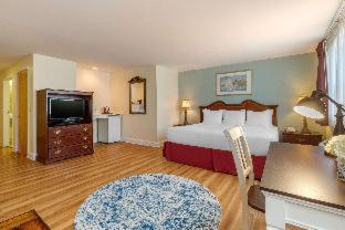 Middletown Hotel | The Carriage House Inn Newport