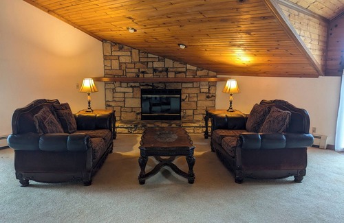 Meadville Bed & Breakfast | The Carriage House Inn Bed and Breakfast