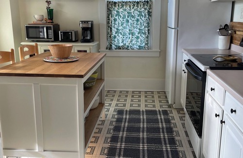 Mosby House | The Carriage House; minutes to downtown!